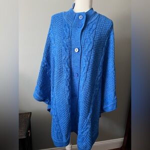 Elegant Blue Women's Cable Knit Poncho